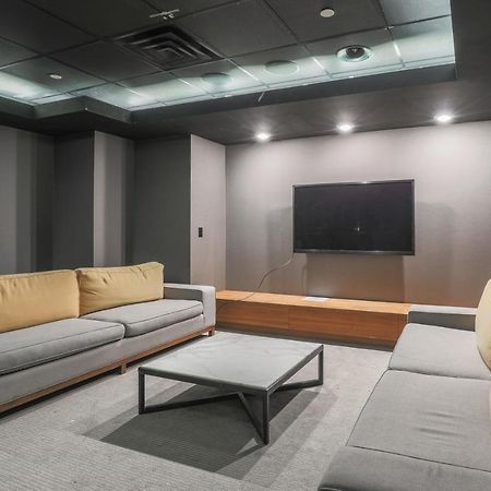 Simply Comfort. Elegant Apartments Dan Lecki Торонто Екстериор снимка