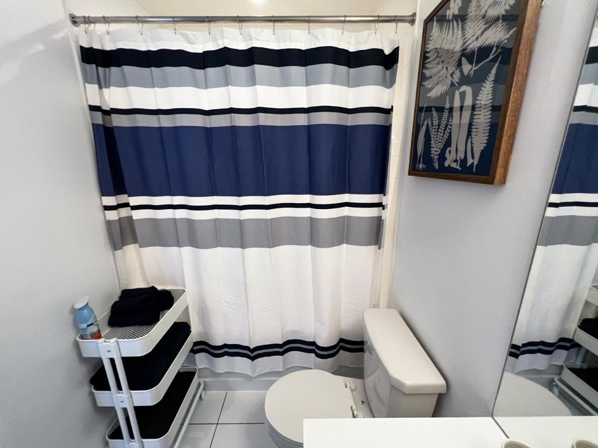 Simply Comfort. Elegant Apartments Dan Lecki Торонто Екстериор снимка