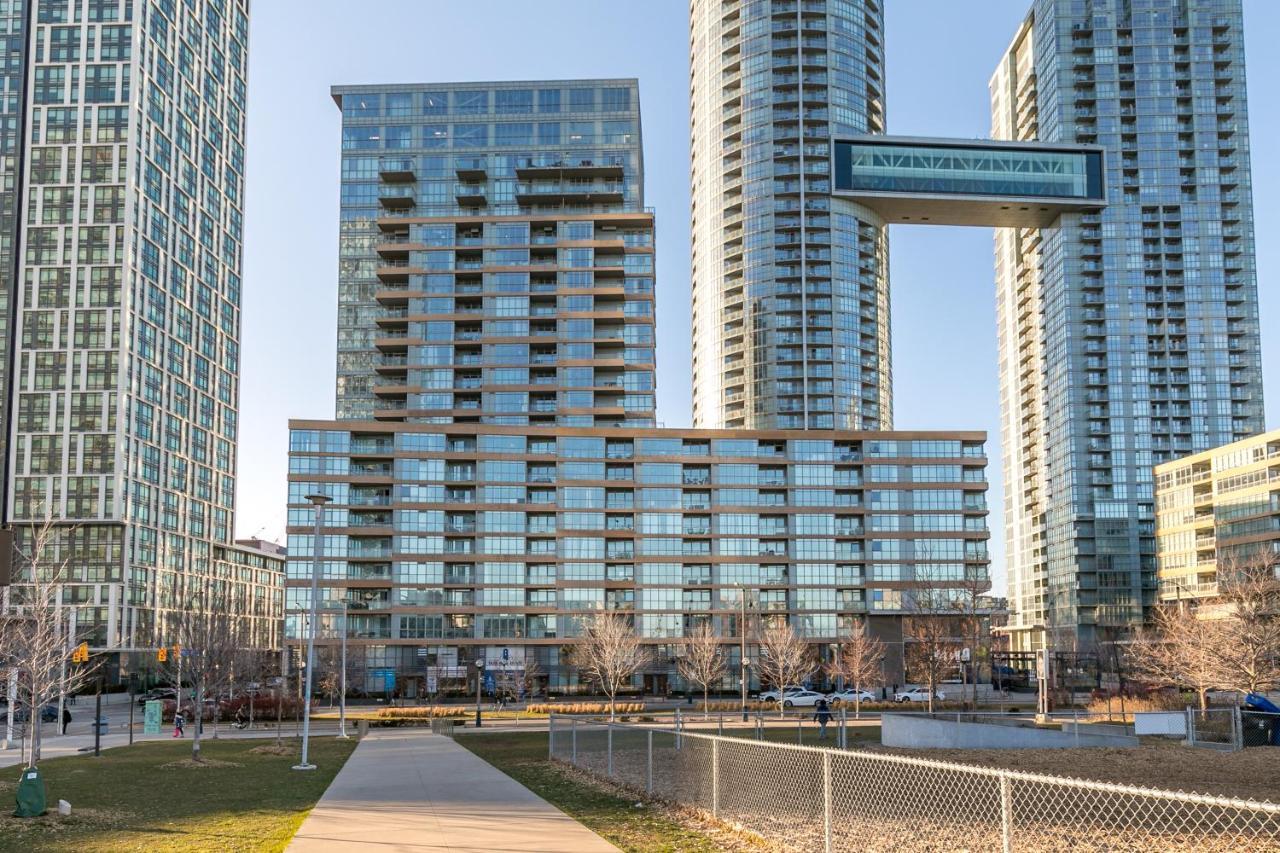 Simply Comfort. Elegant Apartments Dan Lecki Торонто Екстериор снимка